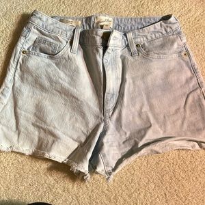 Light wash vintage midi shorts